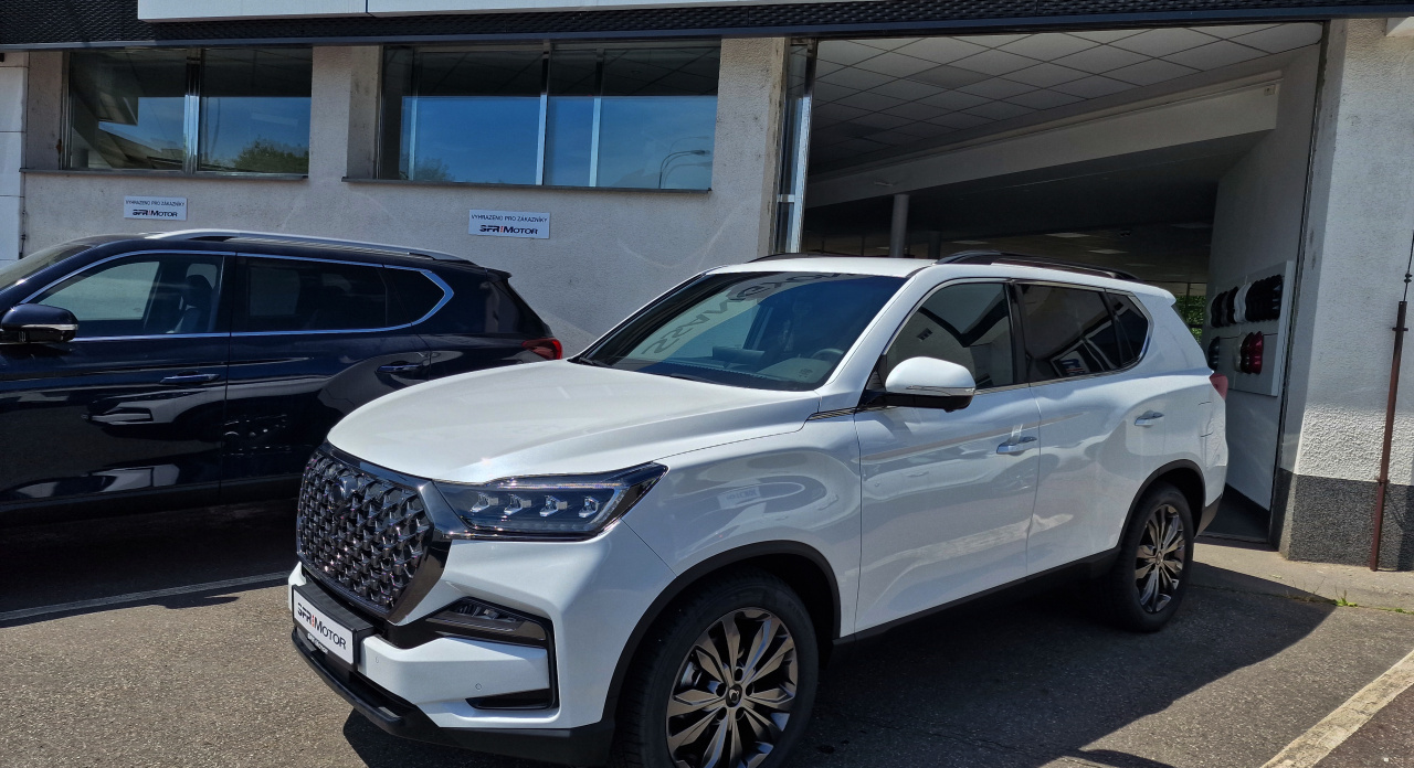 Rexton 2.2e-XDI Premium AT 4x4 Bílá perleť/černá BE - předváděcí vůz