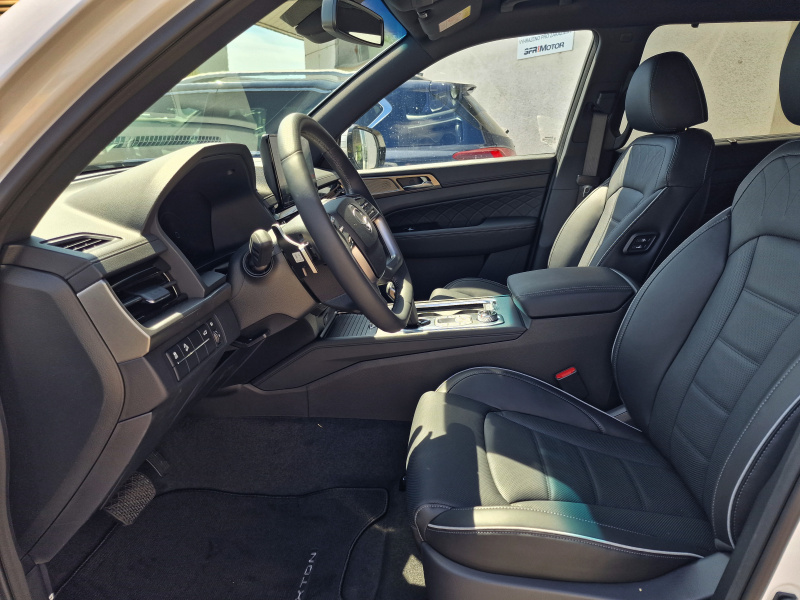 Rexton 2.2e-XDI Premium AT 4x4 Bílá perleť/černá BE - předváděcí vůz