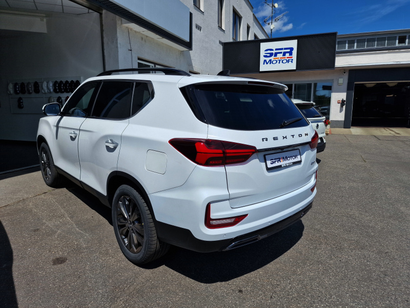 Rexton 2.2e-XDI Premium AT 4x4 Bílá perleť/černá BE - předváděcí vůz