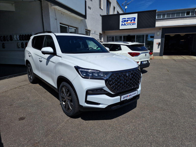 Rexton 2.2e-XDI Premium AT 4x4 Bílá perleť/černá BE - předváděcí vůz