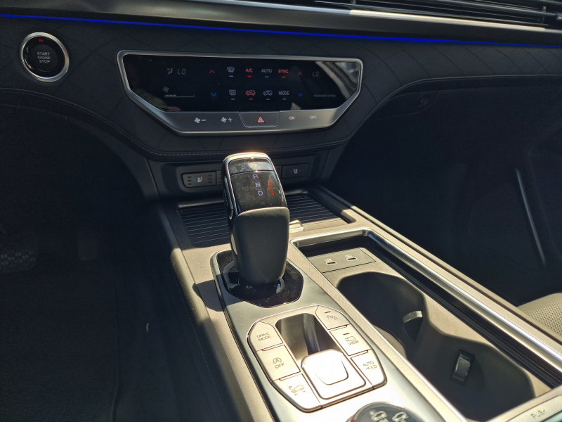 Rexton 2.2e-XDI Premium AT 4x4 Bílá perleť/černá BE - předváděcí vůz