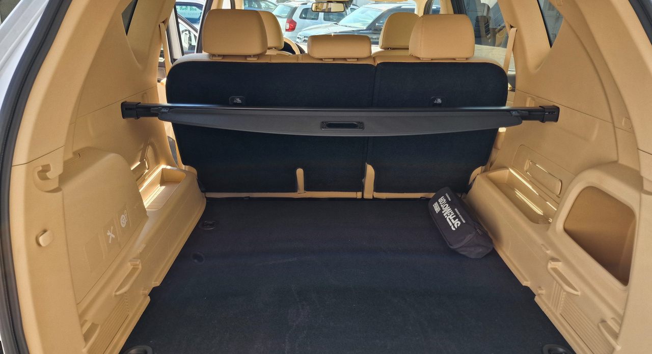 Rexton 2.2e-XDI Premium AT 4x4 Bílá perleť WAK/béžová BE