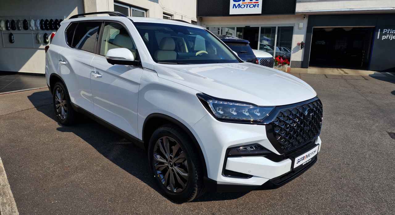 Rexton 2.2e-XDI Premium AT 4x4 Bílá perleť WAK/béžová BE