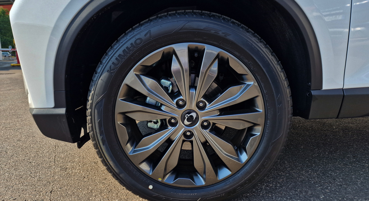 Rexton 2.2e-XDI Premium AT 4x4 Bílá perleť WAK/béžová BE