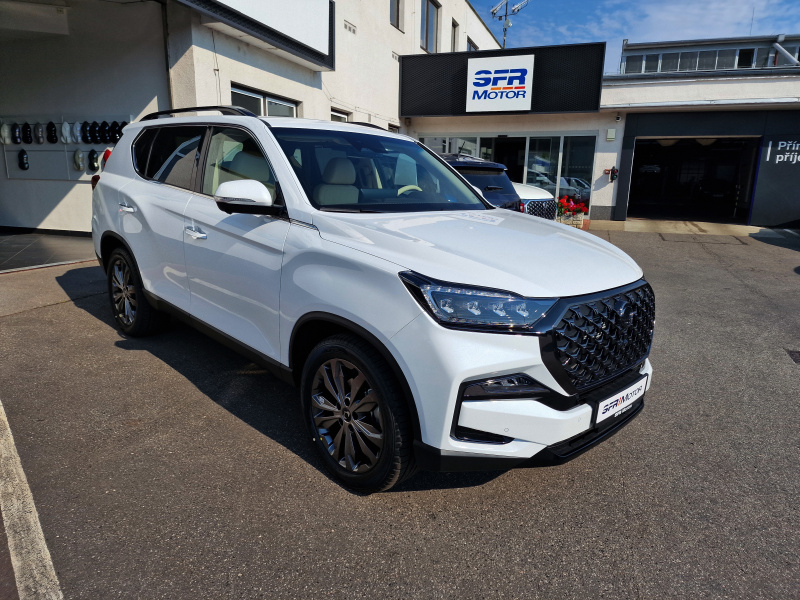 Rexton 2.2e-XDI Premium AT 4x4 Bílá perleť WAK/béžová BE