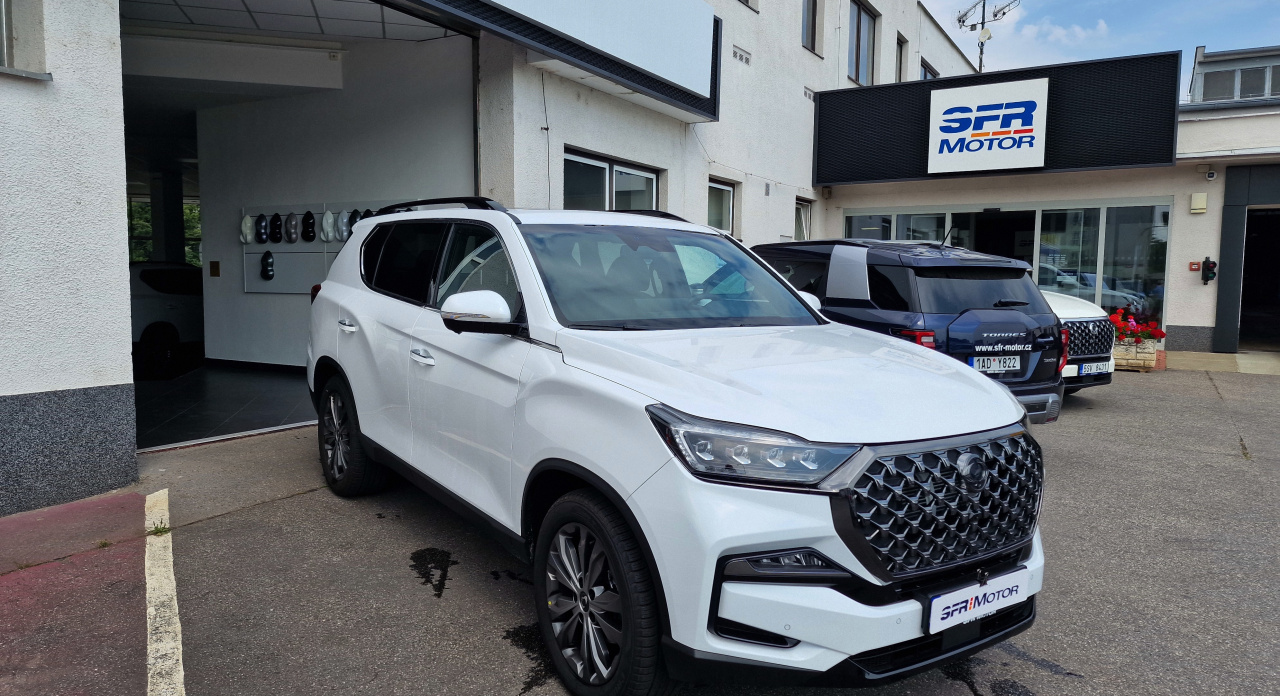 Rexton 2.2e-XDI Premium AT 4x4 Bílá WAK/černá BE skladem - předváděcí