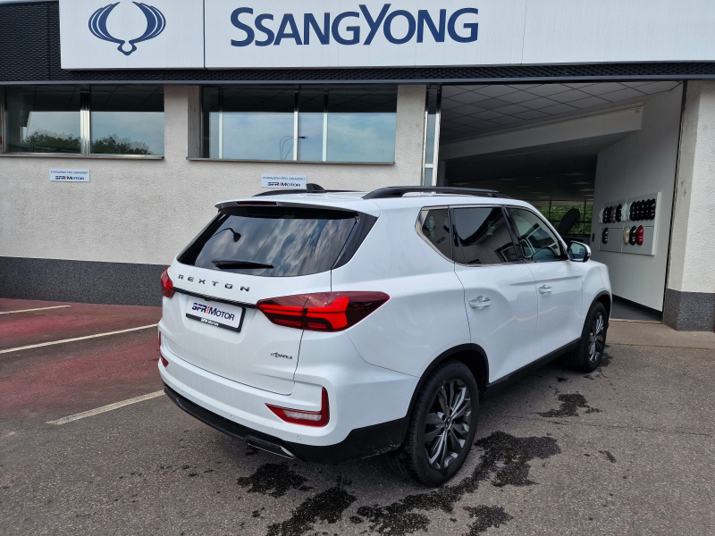 Rexton 2.2e-XDI Premium AT 4x4 Bílá WAK/černá BE skladem - předváděcí