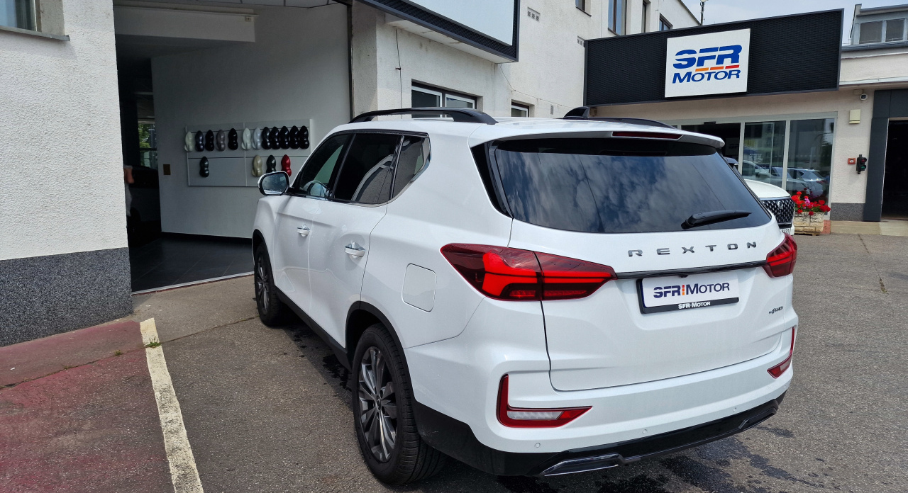 Rexton 2.2e-XDI Premium AT 4x4 Bílá WAK/černá BE skladem - předváděcí