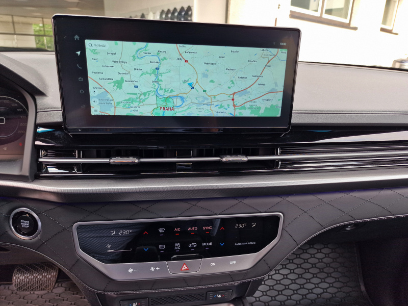 Rexton 2.2e-XDI Premium AT 4x4 Bílá WAK/černá BE skladem - předváděcí