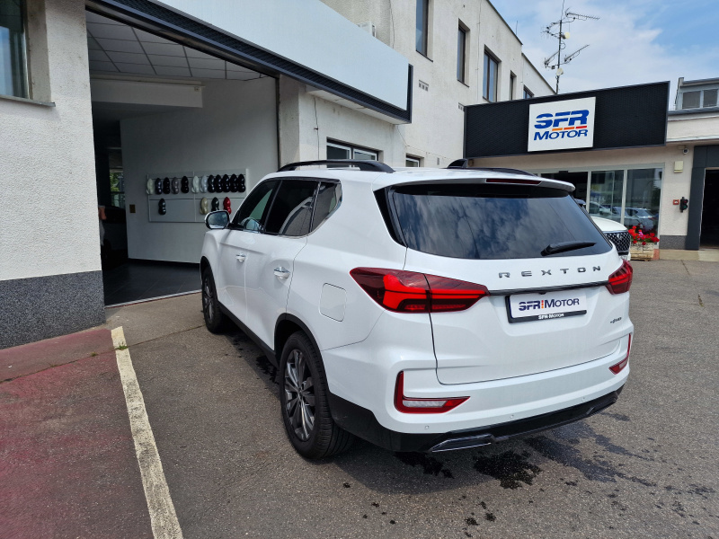 Rexton 2.2e-XDI Premium AT 4x4 Bílá WAK/černá BE skladem - předváděcí