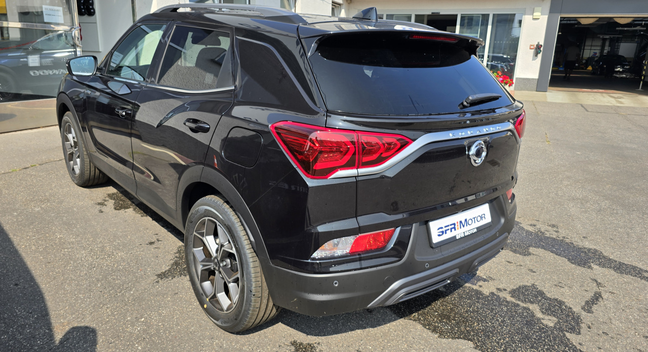 Korando 1.5Turbo Style+ AT 4x4  Černý/černý DOSTUPNOST ŘÍJEN 2025