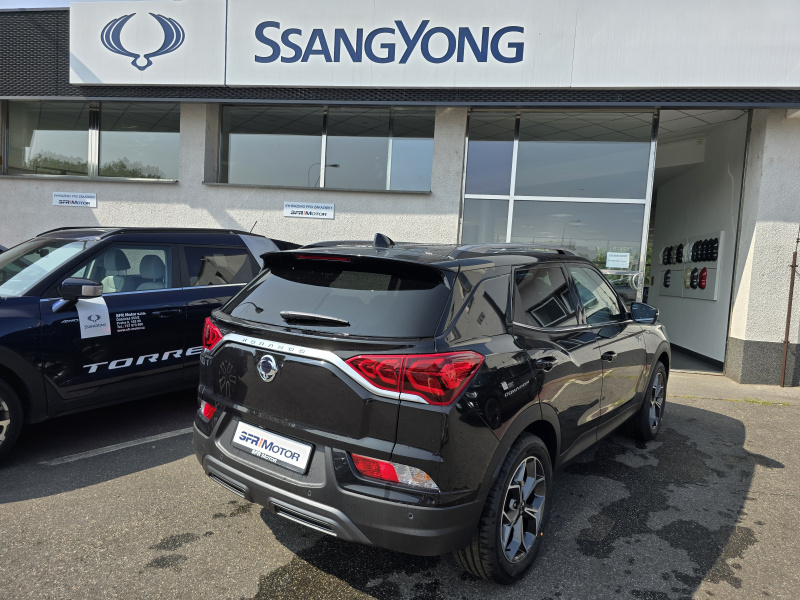 Korando 1.5Turbo Style+ AT 4x4  Černý/černý DOSTUPNOST ŘÍJEN 2025