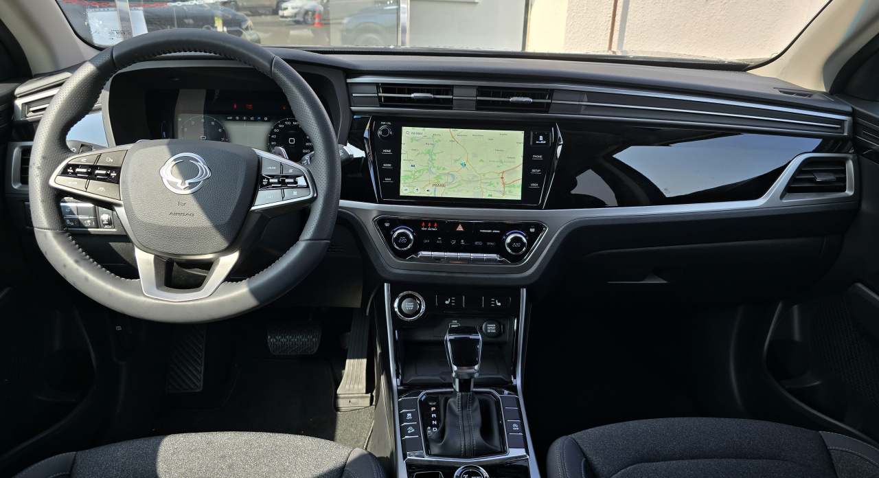 Korando 1.5Turbo Style+ AT 4x4  Černý/černý DOSTUPNOST ŘÍJEN 2025