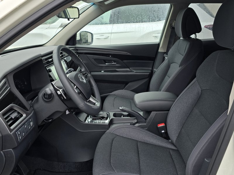 Korando 1.5Turbo Style+ AT Bílá/černá DOSTUPNOST ŘÍJEN 2025