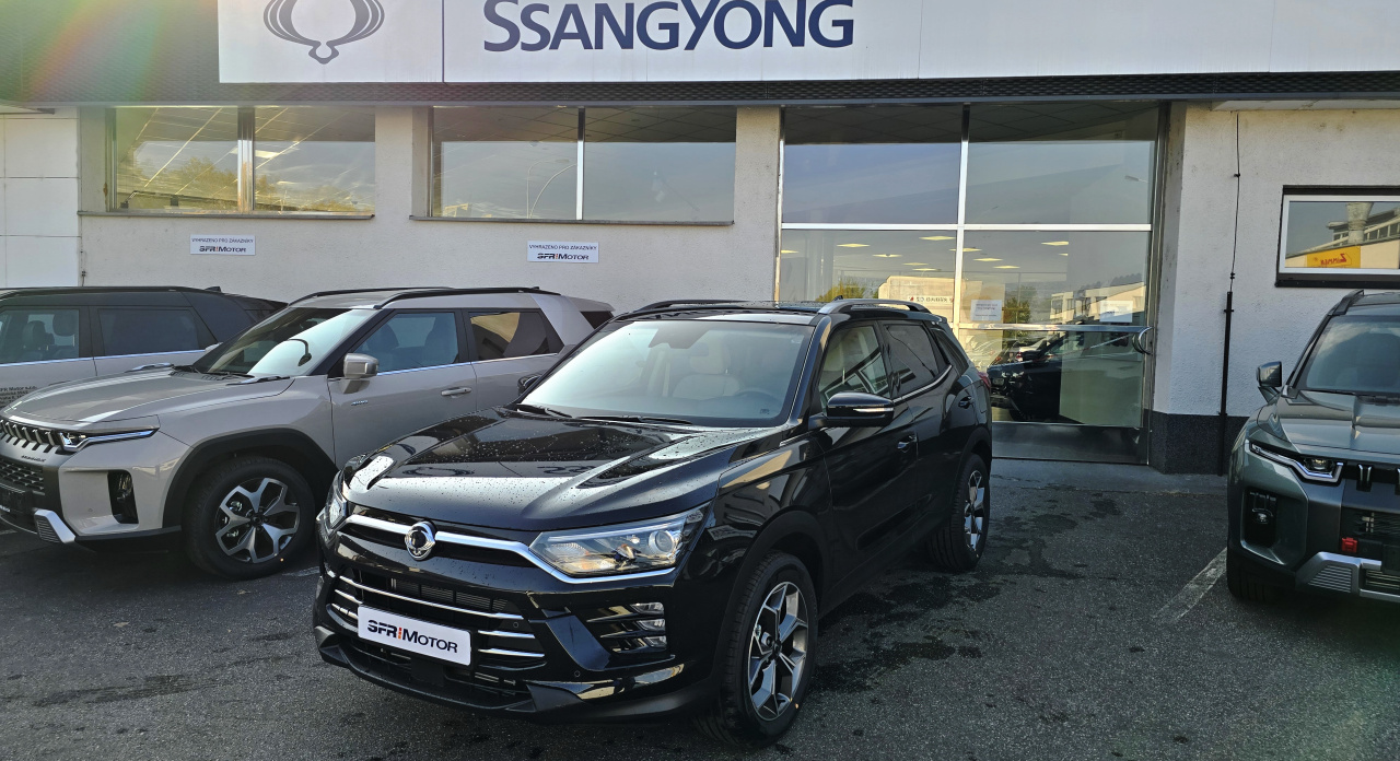 Korando 1.5Turbo Style+ AT Černá/béžový 56257