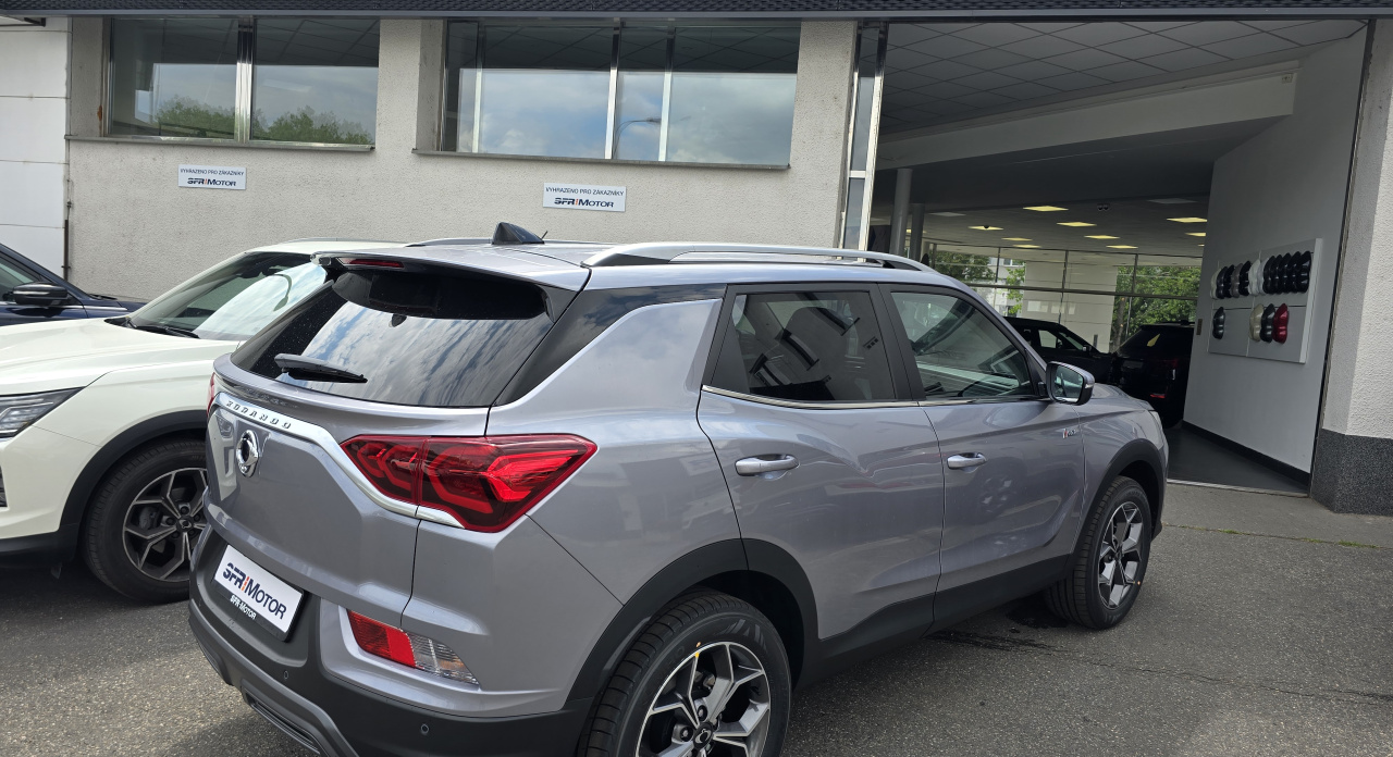 Korando 1.5Turbo Style+ MT Kovová/černý MY24 61091