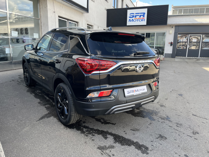 Korando 1.5Turbo Style+ AT Černá/béžový