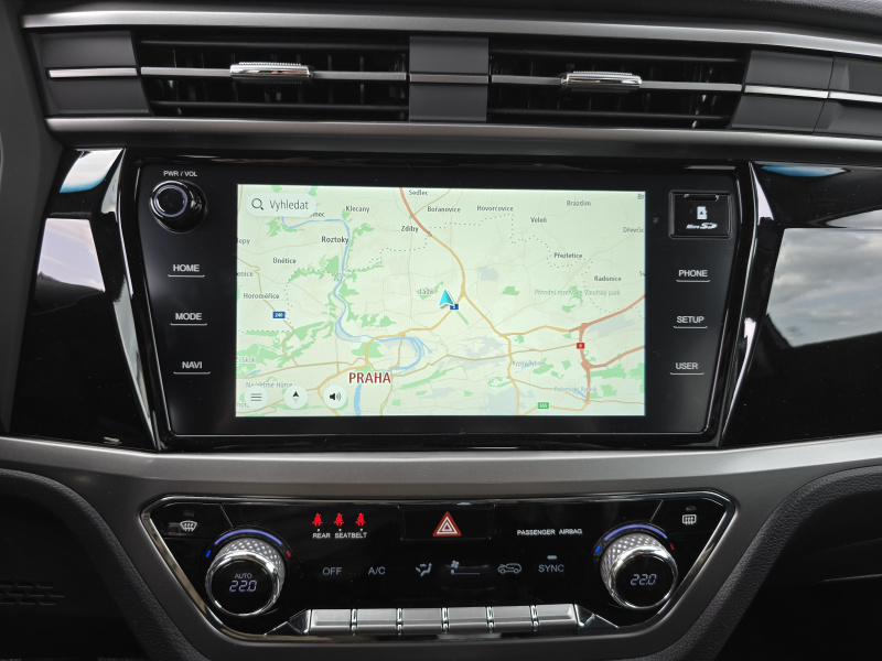 Korando 1.5Turbo Style+ MT 4x4  Kovová/černý