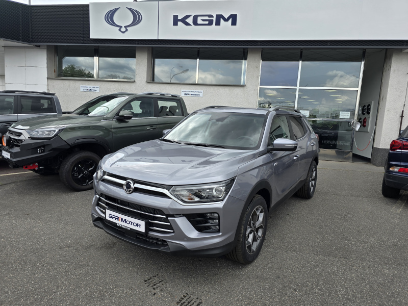 Korando 1.5Turbo Style+ MT 4x4  Kovová/černý