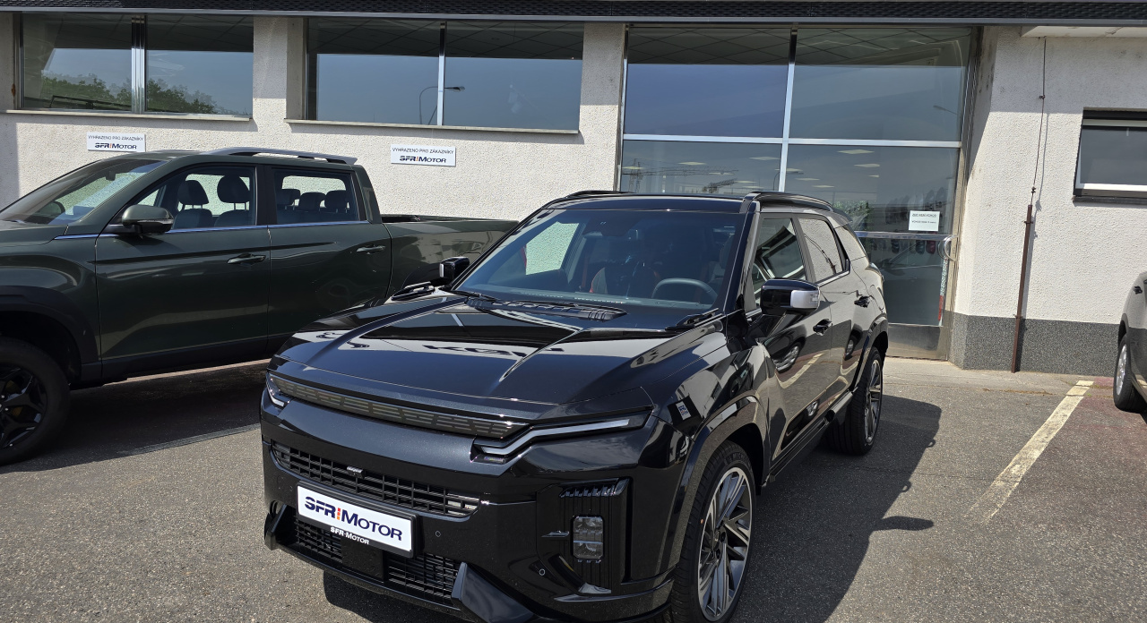 Actyon 1.5 Turbo GDI Premium AT 4x4 Černá barva 63086