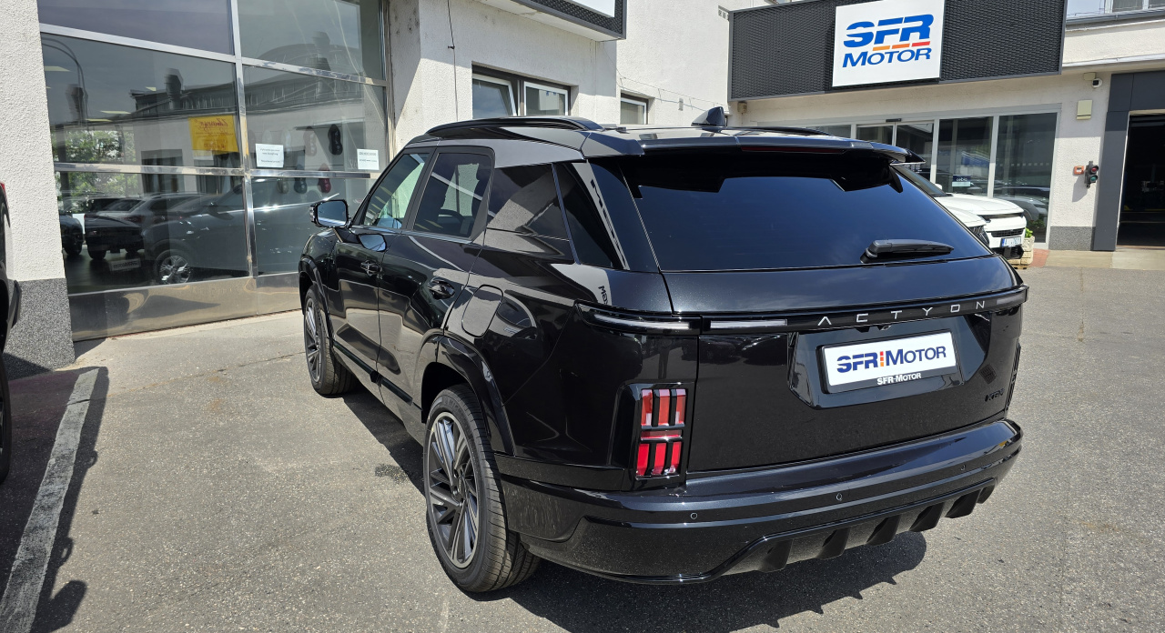 Actyon 1.5 Turbo GDI Premium AT 4x4 Černá barva 63086
