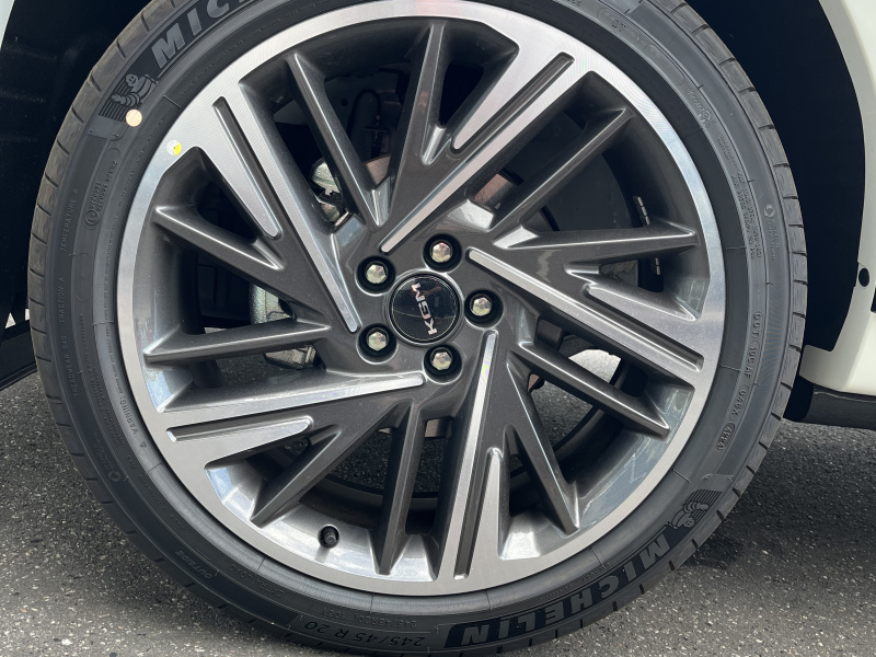 Actyon 1.5 Turbo GDI Premium AT Bílá barva 63090