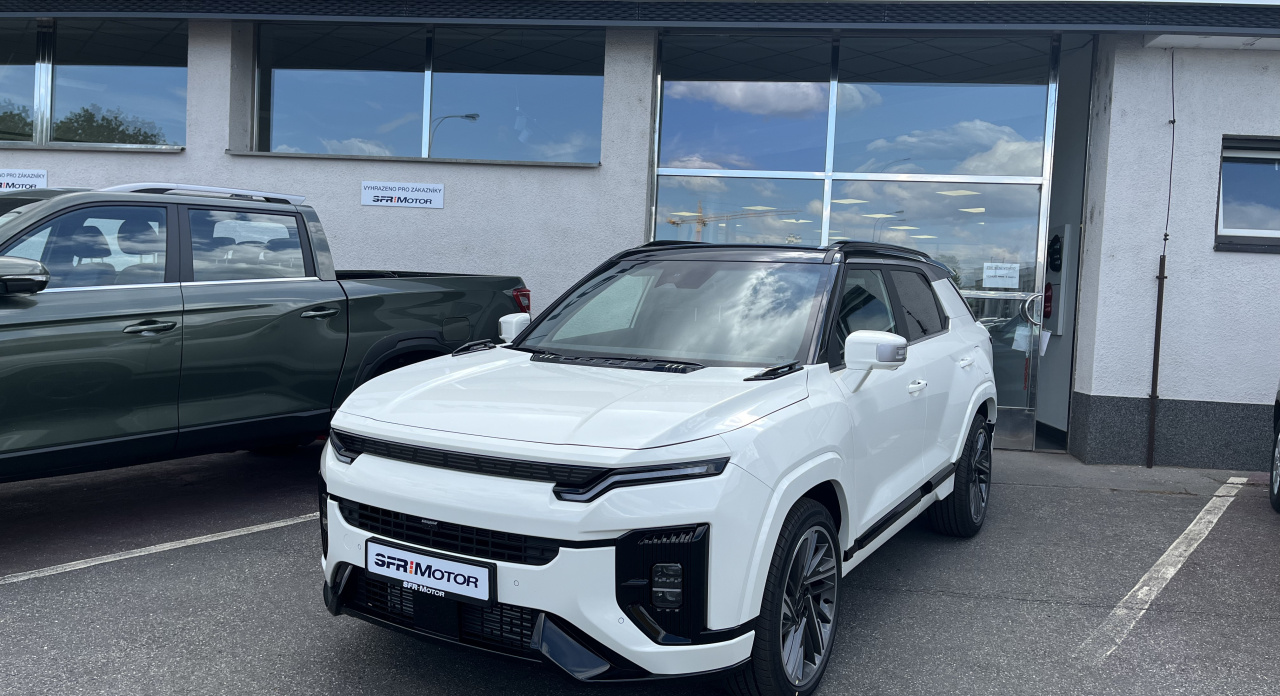 Actyon 1.5 Turbo GDI Premium AT Bílá barva 63090