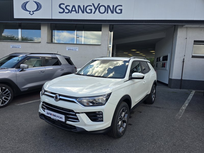 Korando 1.5Turbo Style+ AT  Bílá/černý DOSTUPNOST ZÁŘÍ 2025