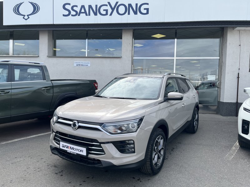 Korando 1.5Turbo Style+ AT  Latte/béžový DOSTUPNOST ŘÍJEN 2025