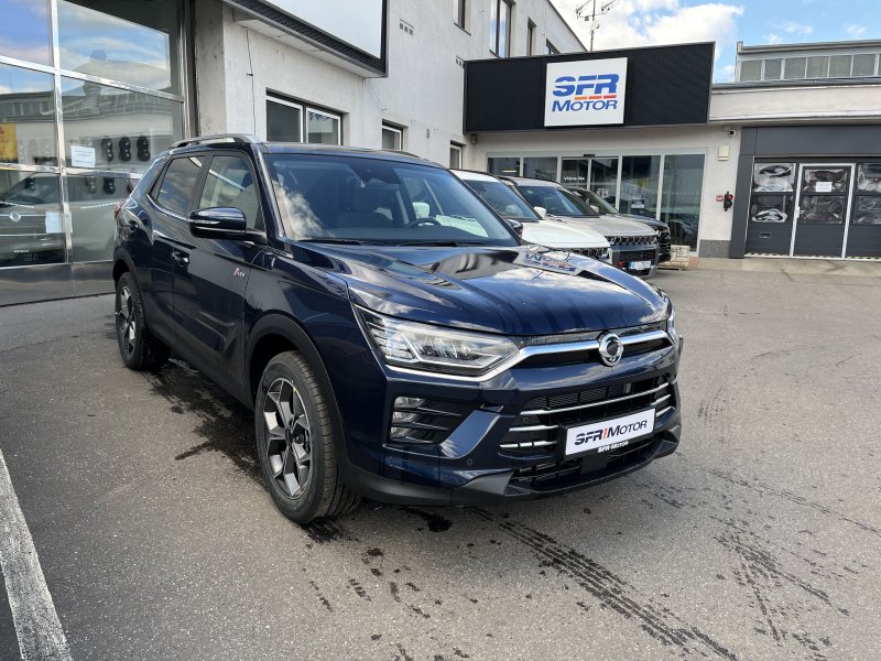 Korando 1.5Turbo Style+ MT Modrá/černý DOSTUPNOST ŘÍJEN 2025