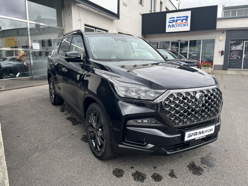 Rexton 2.2e-XDI Premium AT 4x4 Černá/ LAK/béžová BE  414