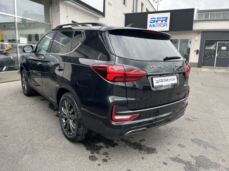 Rexton 2.2e-XDI Premium AT 4x4 Černá/ LAK/béžová BE  414
