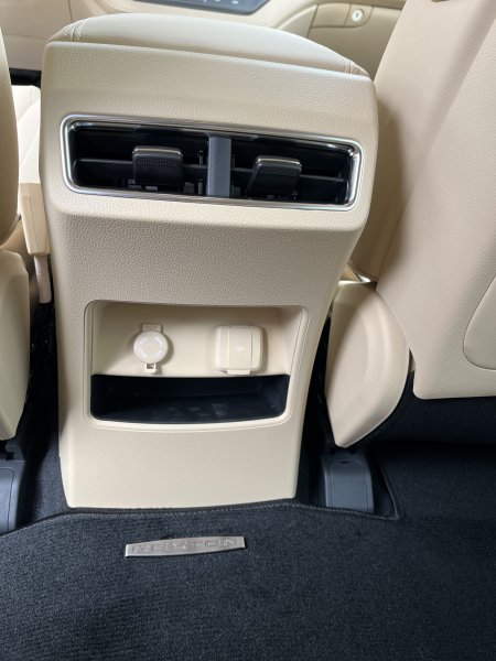 Rexton 2.2e-XDI Premium AT 4x4 Černá/ LAK/béžová BE  414
