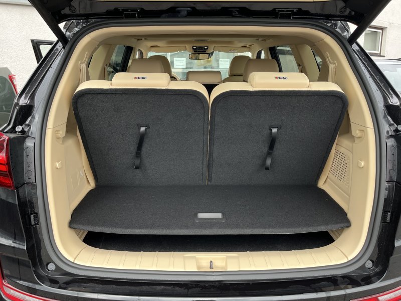 Rexton 2.2e-XDI Premium AT 4x4 Černá/ LAK/béžová BE  414