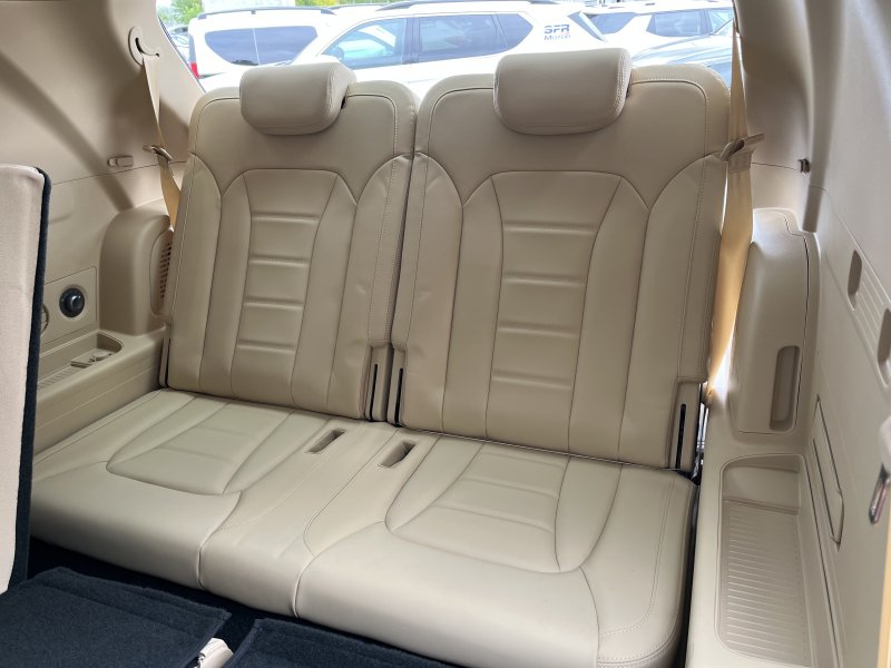 Rexton 2.2e-XDI Premium AT 4x4 Černá/ LAK/béžová BE  414