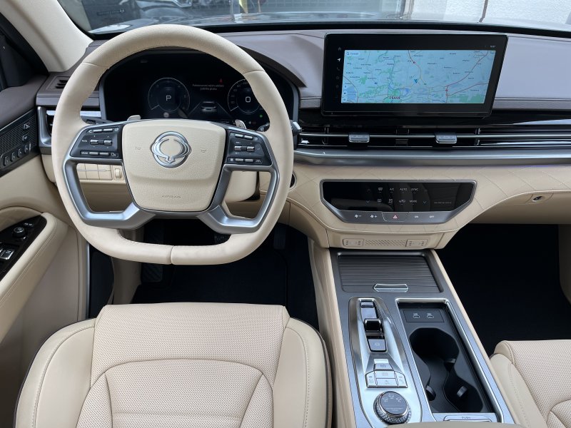 Rexton 2.2e-XDI Premium AT 4x4 Černá/ LAK/béžová BE  414
