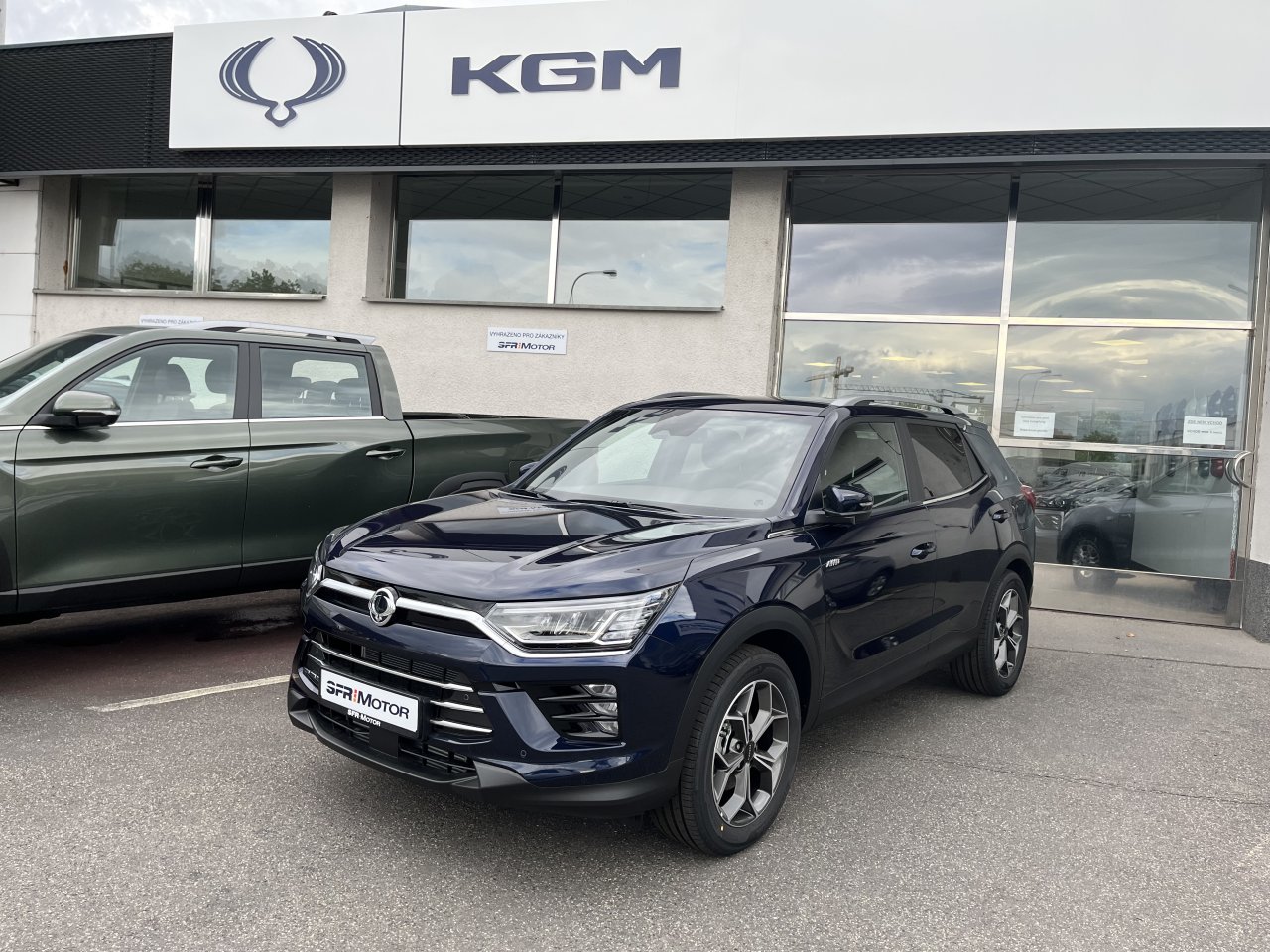 Korando 1.5Turbo Style+ MT Modrá/černý DOSTUPNOST ŘÍJEN 2025