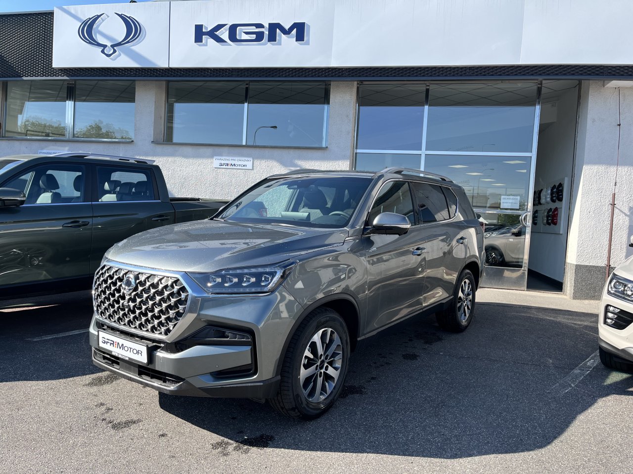 Rexton 2.2e-XDI Premium AT 4x4 Šedá ACM/černá     439