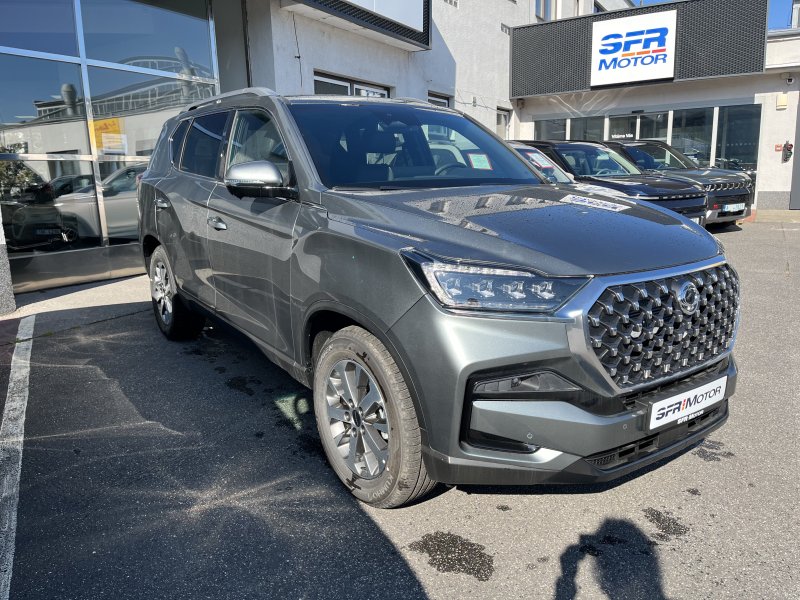 Rexton 2.2e-XDI Premium AT 4x4 Šedá ACM/černá     439