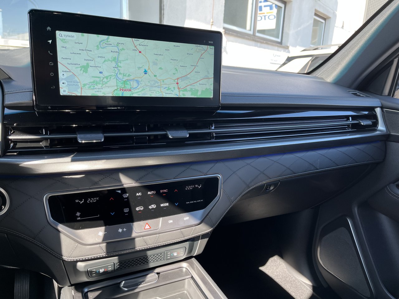 Rexton 2.2e-XDI Premium AT 4x4 Šedá ACM/černá     439