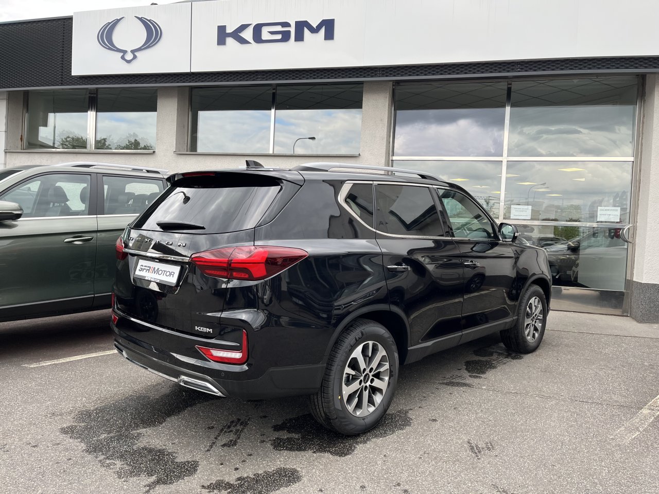 Rexton 2.2e-XDI Premium AT 4x4 Černá/černá    449