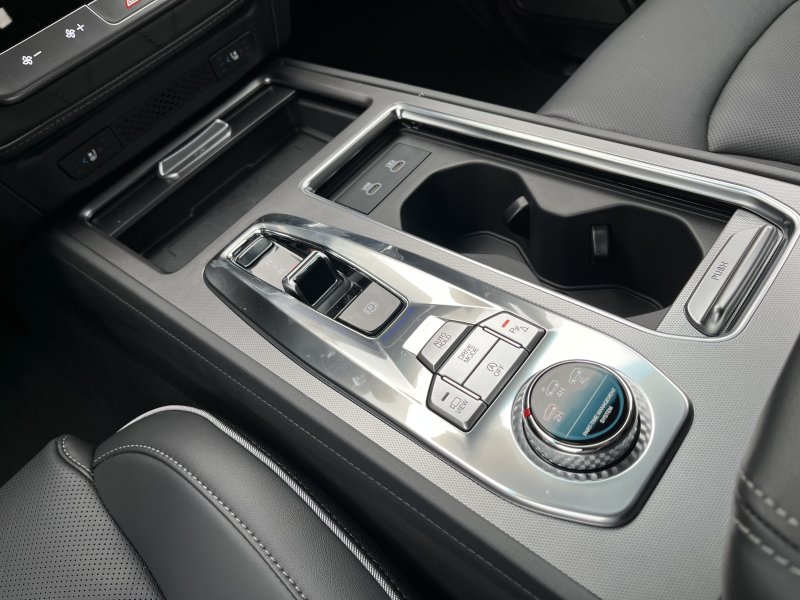 Rexton 2.2e-XDI Premium AT 4x4 Černá/černá    449