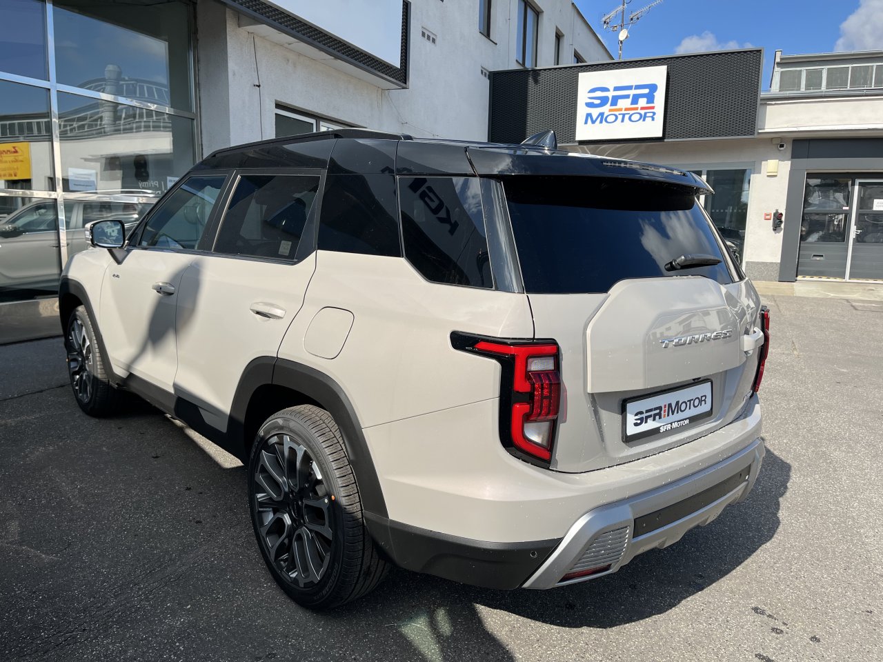 Torres 1.5 GDI Turbo 4x4 Latte (Béžová)/černý  450