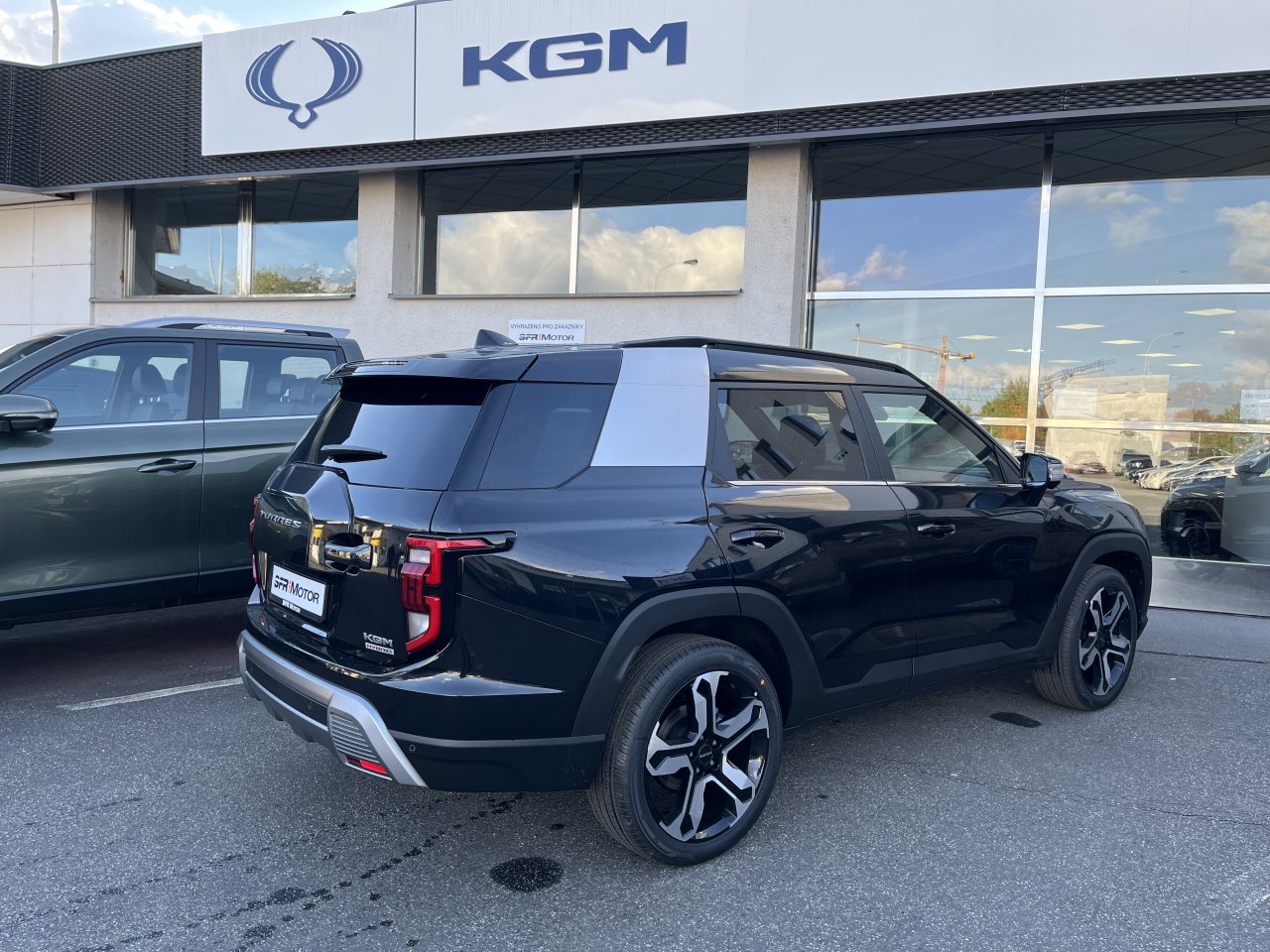 Torres 1.5 GDI Turbo hybrid HEV Černá/hnědý 453