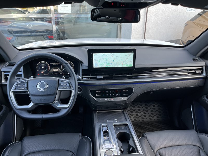 Rexton 2.2e-XDI Premium AT 4x4 Bílá WAK/černá BE skladem - předváděcí s tažným zařízením   452