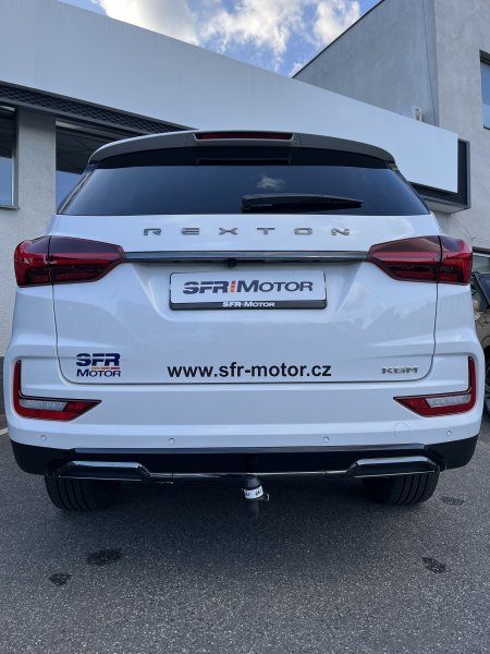 Rexton 2.2e-XDI Premium AT 4x4 Bílá WAK/černá BE skladem - předváděcí s tažným zařízením   452