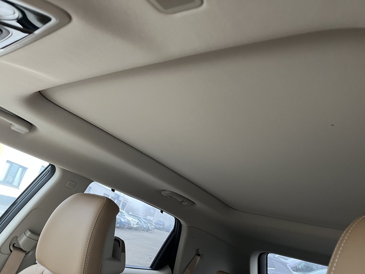 Actyon 1.5 Turbo GDI HEV Premium Černá/béžový           464