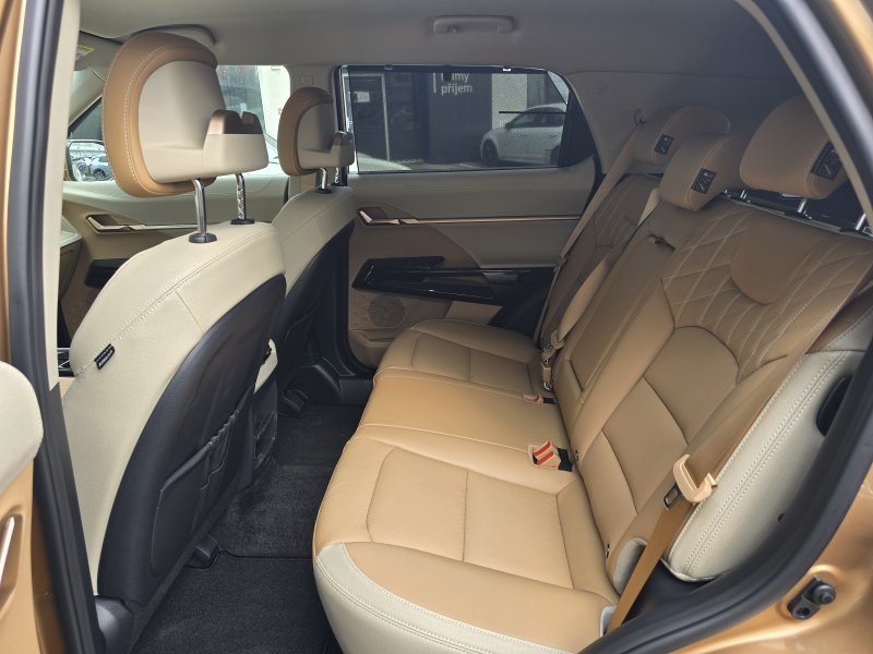 Actyon 1.5 Turbo GDI HEV Premium Měděná/béžový      462