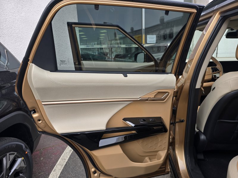 Actyon 1.5 Turbo GDI HEV Premium Měděná/béžový      462