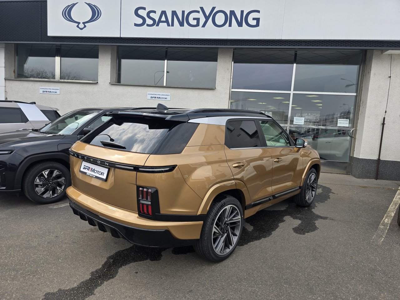 Actyon 1.5 Turbo GDI HEV Premium Měděná/béžový     463